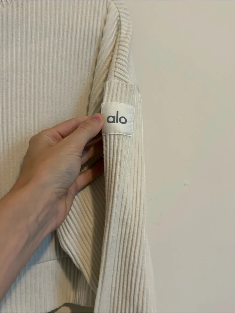 ALO Yoga The Muse Hoodie in Ivory size XS